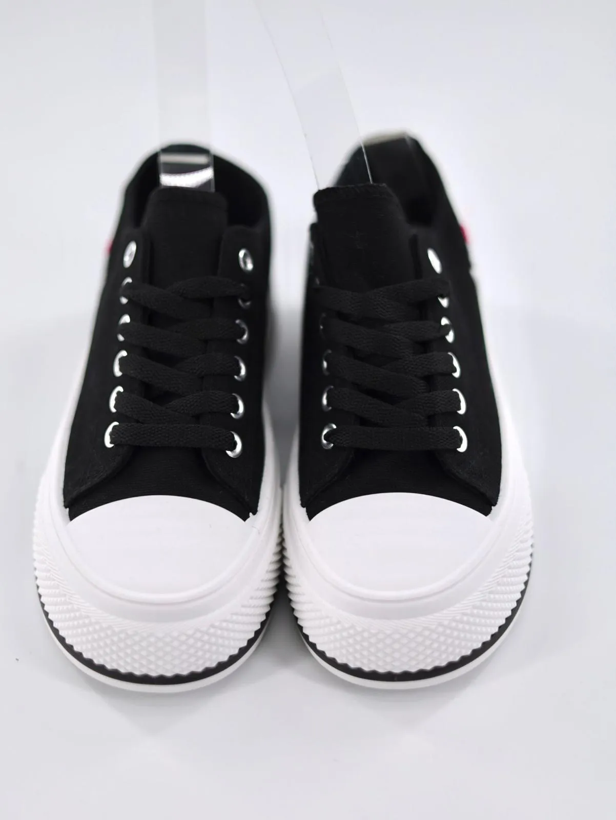 SNEAKERS CASUAL NEGRAS “AMOUR”