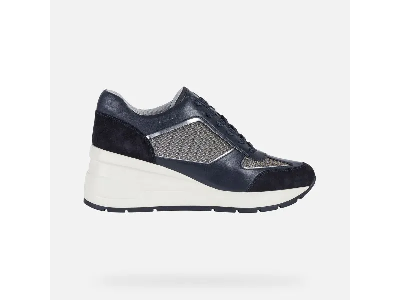 SNEAKERS CON CUÑA ZOSMA D028LA GEOX EN COLOR MARINO O BLANCO